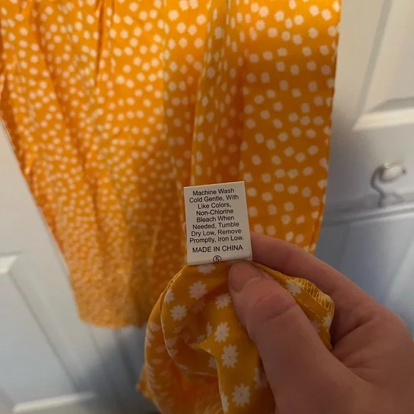 NWOT Yellow Floral Dress Size XL - Picture 6 of 9